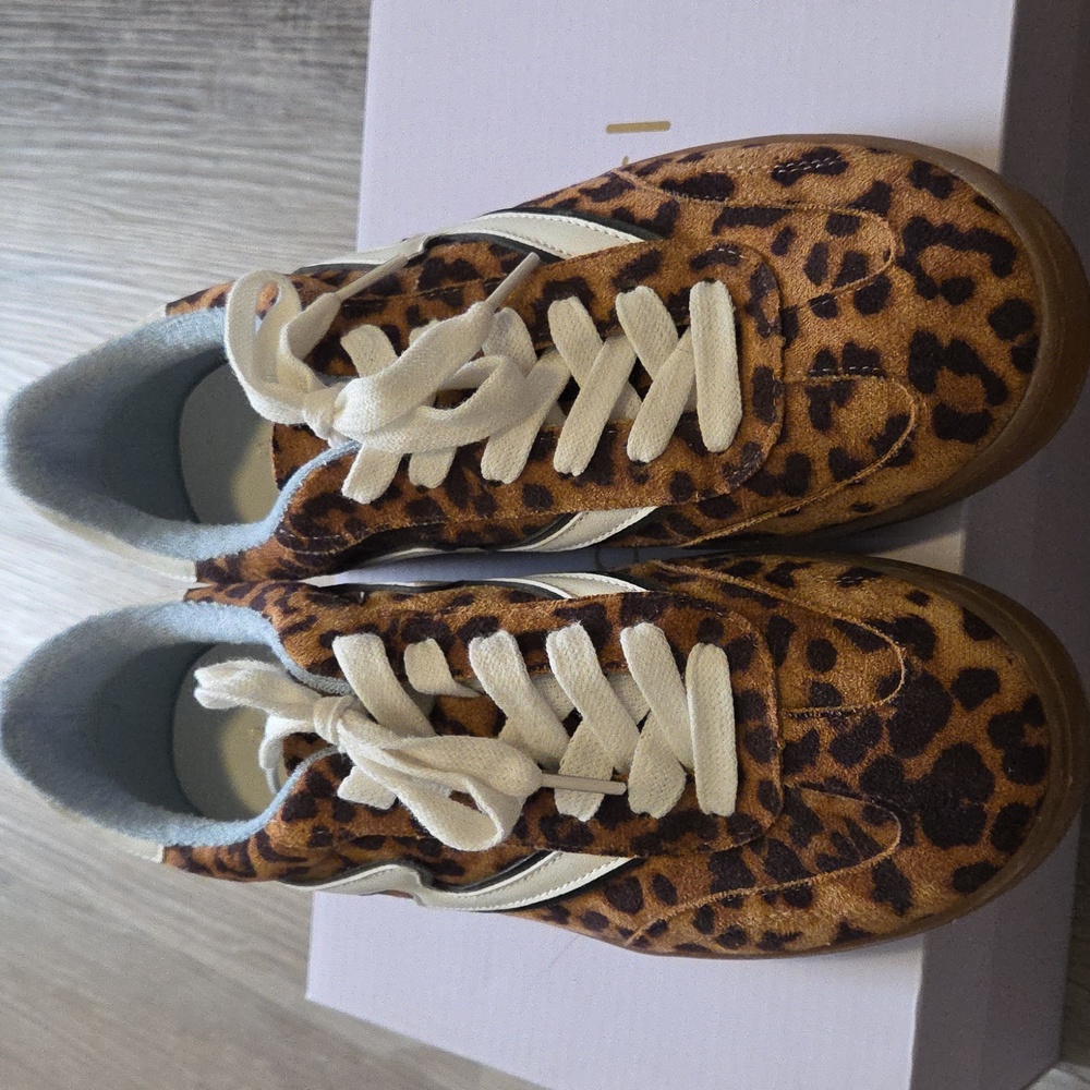 Madden Girl Giia Lace-Up Low-Top Sneakers - Picture 5 of 7